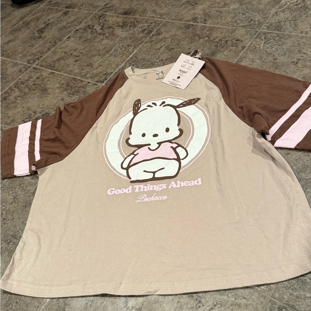 🍐Brown and pink pochacco hello kitty shirt